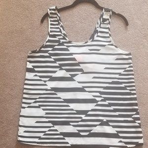 Black + White  Orange Bow on Back, of Shirt, SZ  L